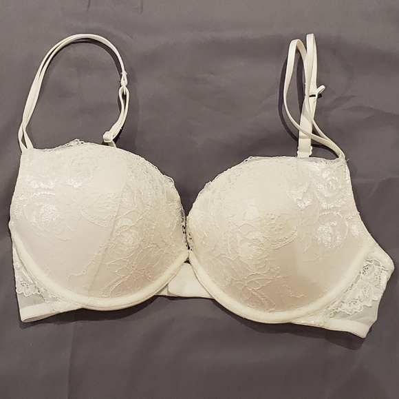 White bra - Picture 1 of 2